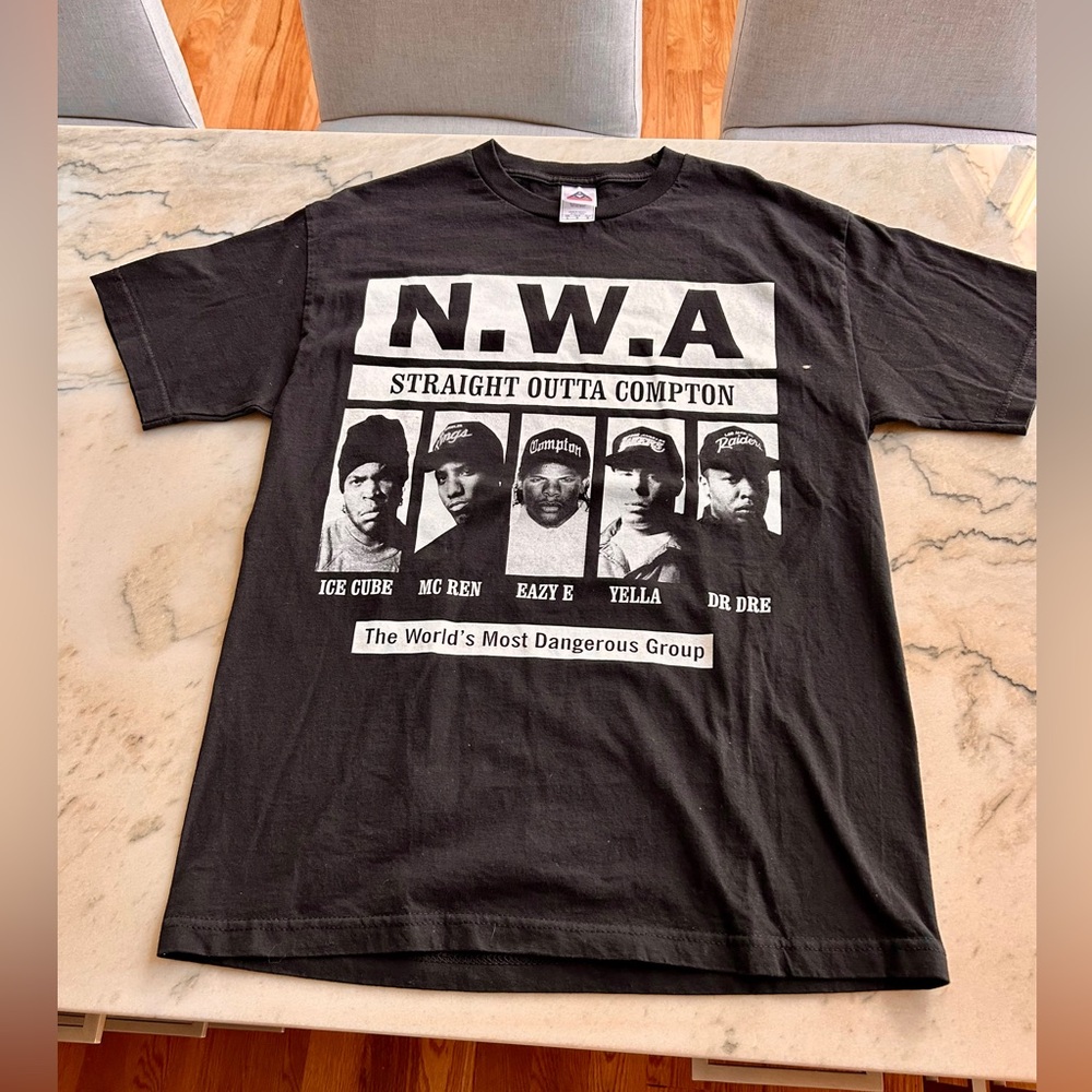 Vintage/Collectable N.W.A. Straightt Outta Compton black/white t-shirt- Large